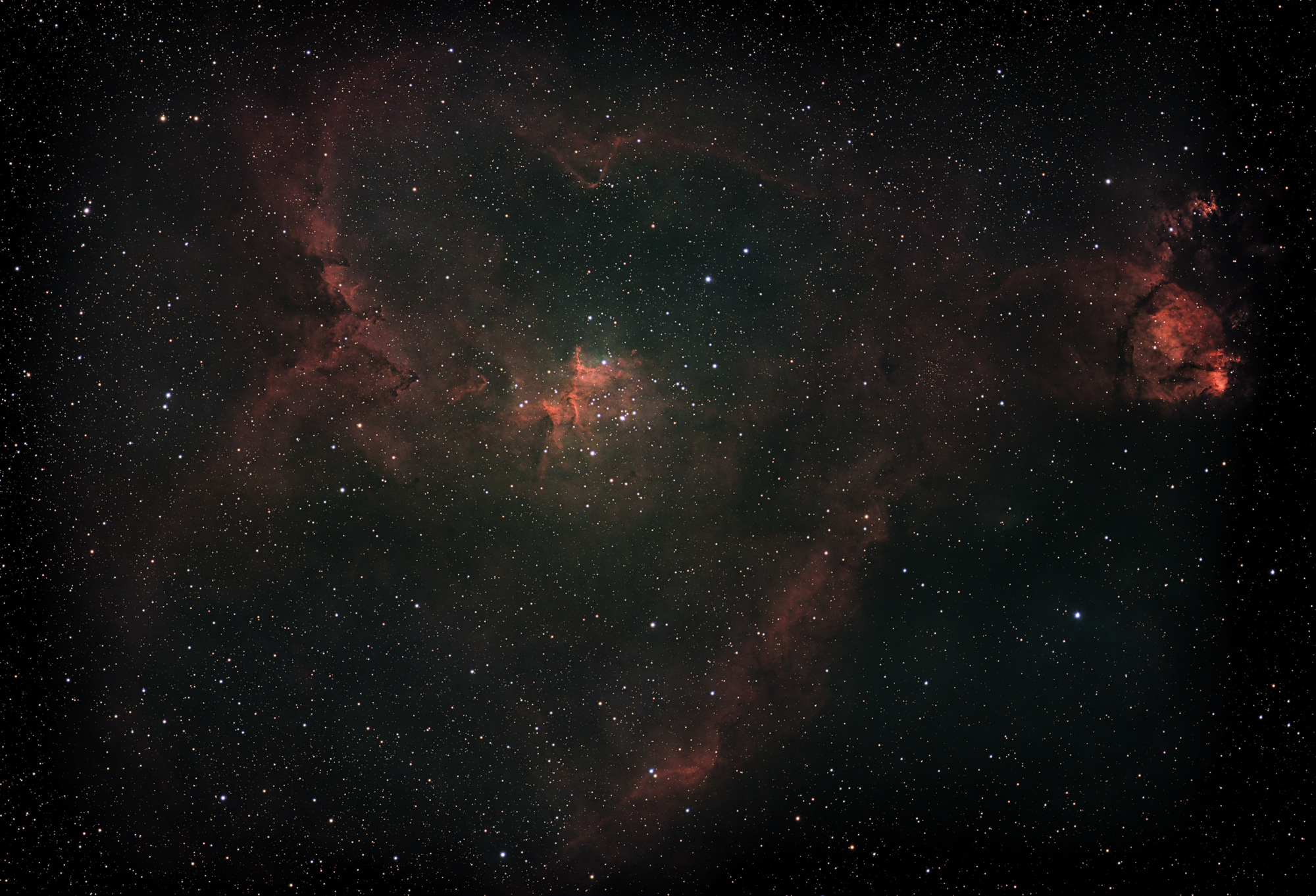 Der Herznebel, IC1805 ist ein Emissionsnebel mit einem offenen Sternhaufen (Melotte 15) im Inneren und befindet sich im Sternbild Kassiopeia am Nordsternhimmel.